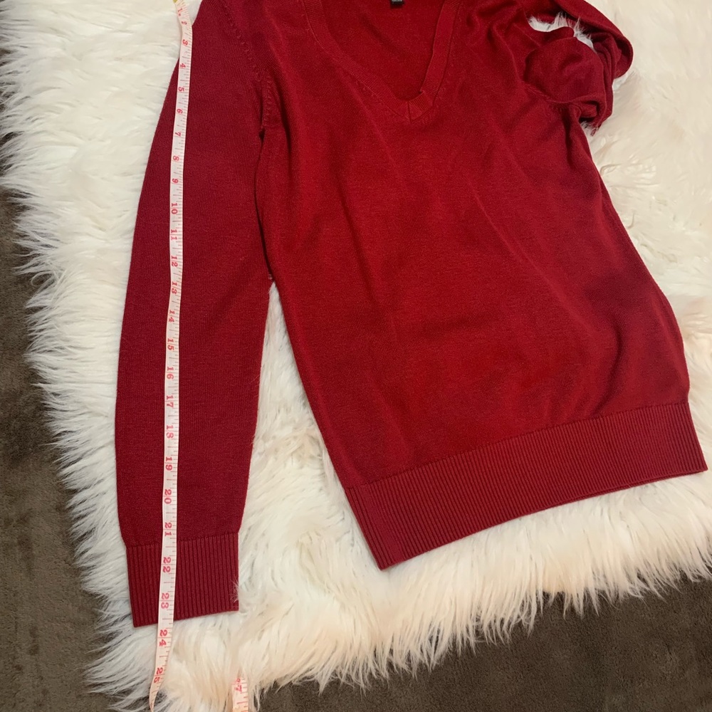 Sweater - Picture 5 of 6